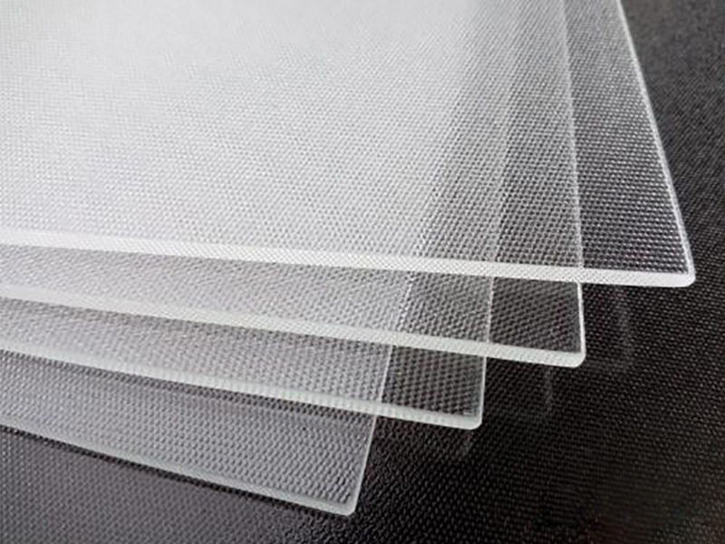 全球光伏市場景氣向上，助力玻璃龍頭穩(wěn)健增長！